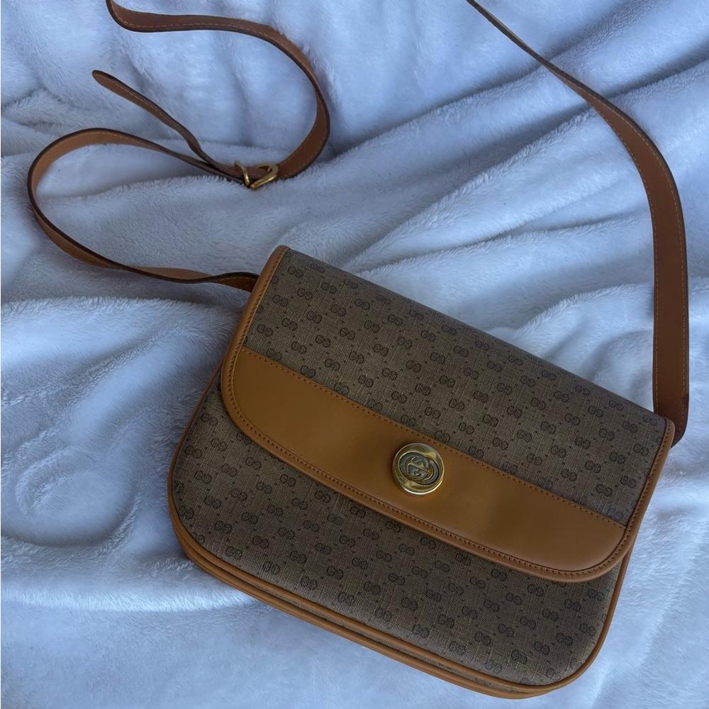 Vintage Authentic Gucci Brown Crossbody Multi Pocket Bag Purse